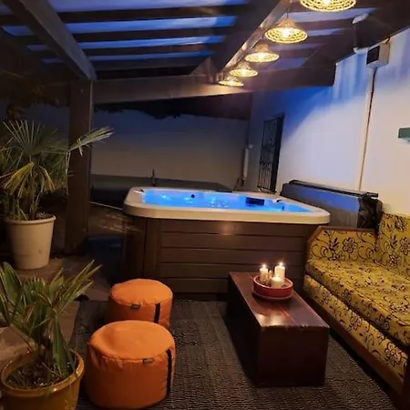 Coeur Piscine Et Villa